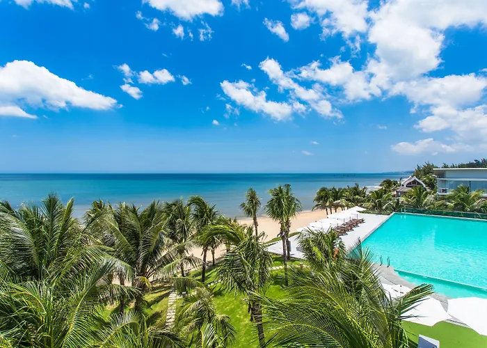 Resort Del Sol & 4*